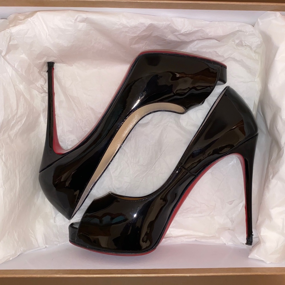 Christian Louboutin New Very Prive 120 Patent Heel